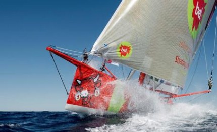 vendee globe groupe bel urta un peschereccio