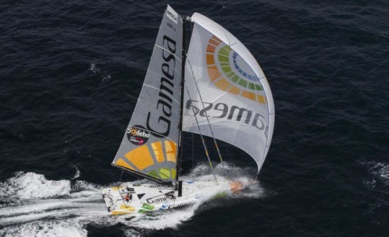 vendee globe mike golding nine miles behind jean le cam on synerciel