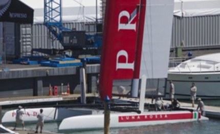 luna rossa incidente durante il montaggio dell ala rigida