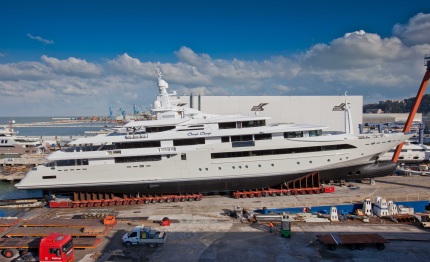 ferretti crn un mese al varo del megayacht chopi chopi