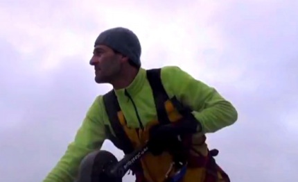 vendee globe costola rotta per di benedetto