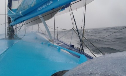 vendee globe dick ripara in una rada spagnola ma non abbandona