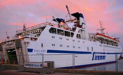 incendio sul traghetto da lampedusa