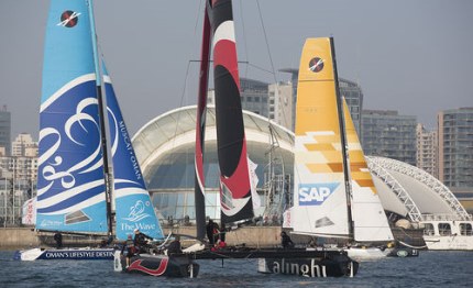 extreme sailing series per un punto alinghi conserva la leadership