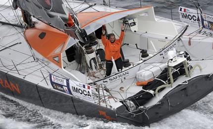 marc guillemot batte il record di traversata del nord atlantico in solitario