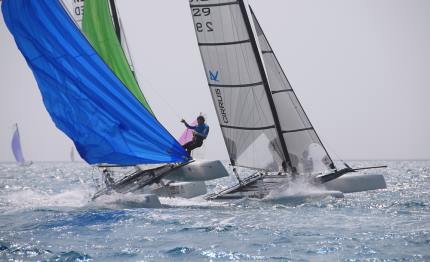 mondiali f18 pioggia spettacolo all esordio