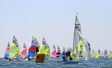al via mondiali rs feva worlds