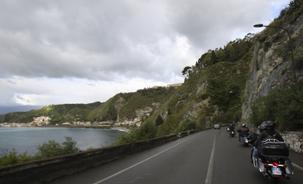 le vie del mare si aprono volte alle harley davidson