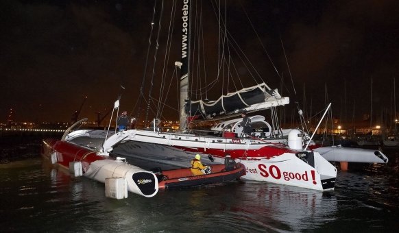 record sodebo lascia nella notte il molo di brest per tentare la partenza