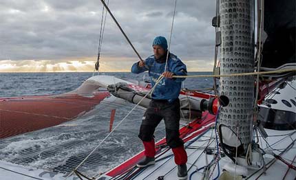 giro del mondo in solitario coville in svantaggio sul record di joyon