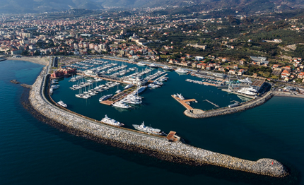 marina di loano convenzione con unipol per finanziare posti barca