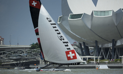 extreme 40 tra scuffie acrobazie singapore vince alinghi