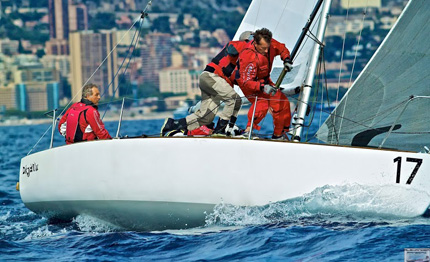 j24 sul lario si impone dejavu