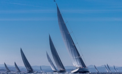 lo yc costa smeralda guida la stagione della grande vela