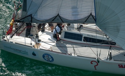 il class 40 di verde come vela sbarca in sardegna