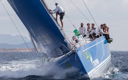 porto cervo finalmente il vento fa volare gli swan