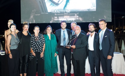 ferretti yachts 960 trionfa come imbarcazione most innovative cannes