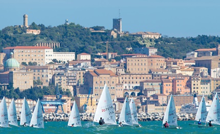 italia cup classe laser ad ancona il vento condiziona la seconda giornata