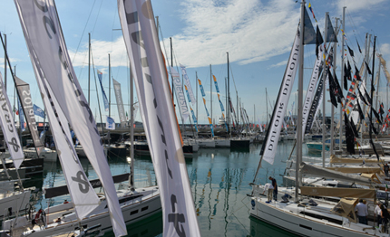 salone genova tre anteprime mondiali di advanced yacht evinrude rio