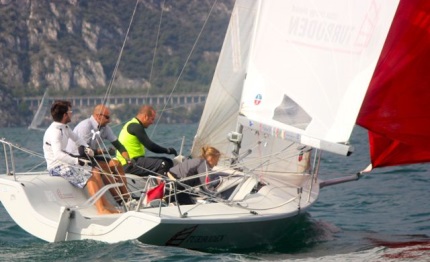 ufo22 turboden in testa dopo la prima giornata del campionato europeo riva