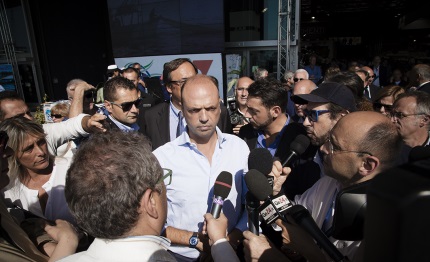 il ministro alfano al salone nautico di genova