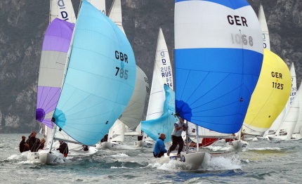 prosegue sul garda la regata internazionale dei dragoni