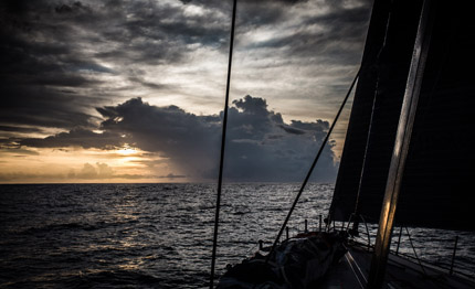 volvo ocean race abu dhabi brunel fuori dal pot au noir