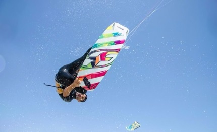 un forte grecale per il campionato nazionale di slalom kitesurf