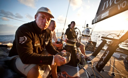 vor fratelli in regata rob greenhalgh sale su mapfre lottera contro la sorella libby