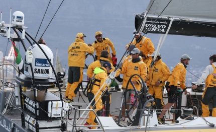 vor abu dhabi ocean racing vince anche la in port di citta del capo