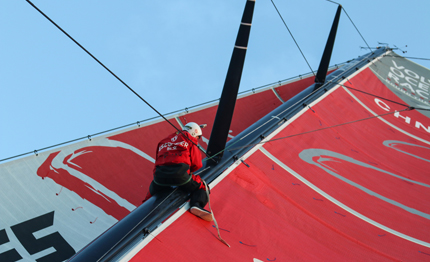 volvo ocean race riparazione in alto mare per dongfeng