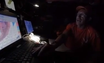 video vor la lunga notte di team alvimedica alla radio con team vestas