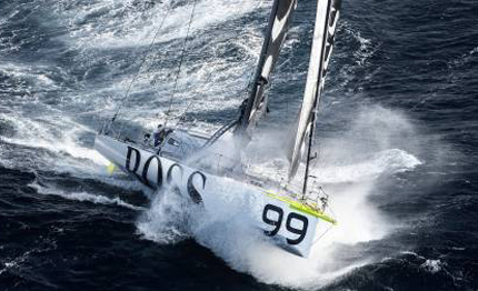 barcelona world race hugo boss controlla la corsa
