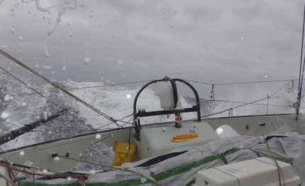 barcelona world race cheminees poujoulat davanti un meteo mostro