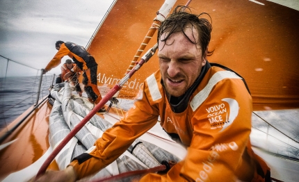volvo ocean race duello in pacifico