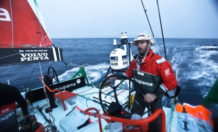volvo ocean race dongfeng imbarca damian foxall