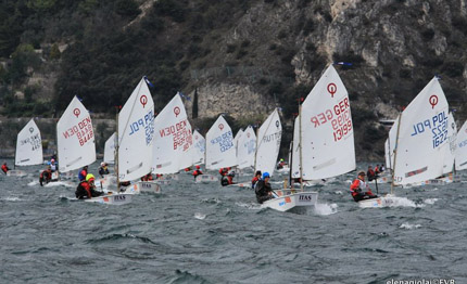 optimist il romano riccardo sepe vince il 33 meeting del garda