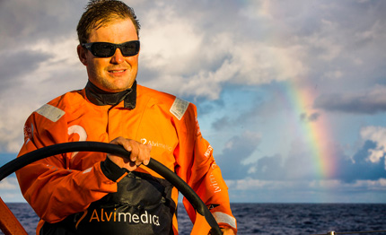 volvo ocean race team alvimedica guida la carica verso casa