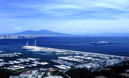 napoli dal al maggio by tourist on the sea