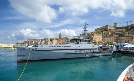 yacht med festival presentato il monte sperone pattugliatore della gdf