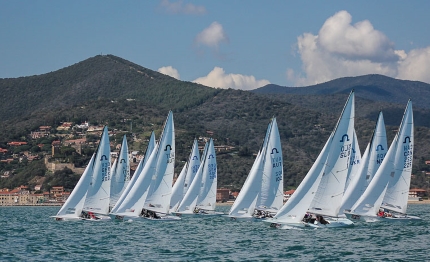 castiglione della pescaia cinquanta barche per cinquant anni al via il mondiale soling