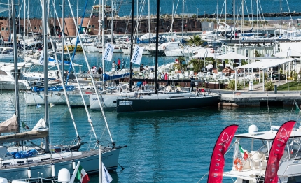 151 miglia domani la partenza da livorno