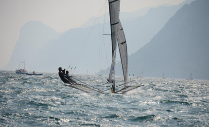 garda sempre pi 249 spettacolare il mondiale dei 18 piedi