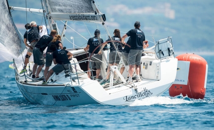 gavitello argento lo yacht club costa smeralda si aggiudica il trofeo