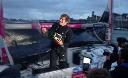 solitaire du figaro sebastien simon vince la seconda tappa