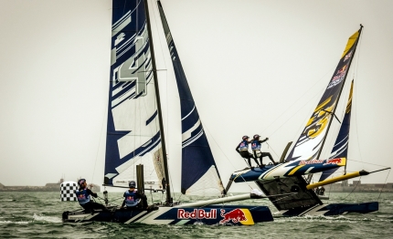 red bull foiling generation giovani velisti si sfidano malcesine