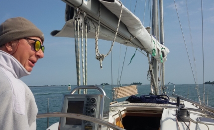 rimini corfu rimini giro di boa per sailing44 in testa alla flotta si ritira jeans jeans