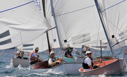 tutto pronto sul lago di bracciano per un week end di regate targato dinghy 12