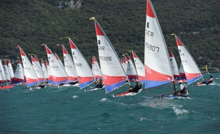 mondiali classe topper alla fraglia vela riva quot invasione britannica quot