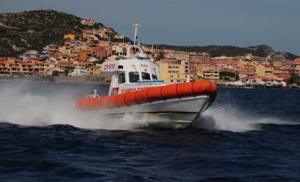 la maddalena la guardia costiera soccorre tre barche vela